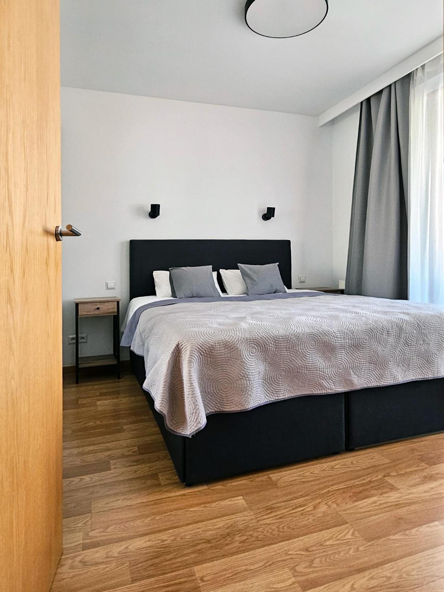Old Town Plaza Apartment Cracóvia Exterior foto